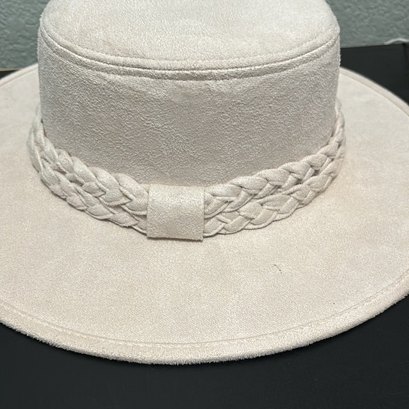Time and Tru Boater Hat with Braid Cream Suede feel One Size - Picture 3 of 7